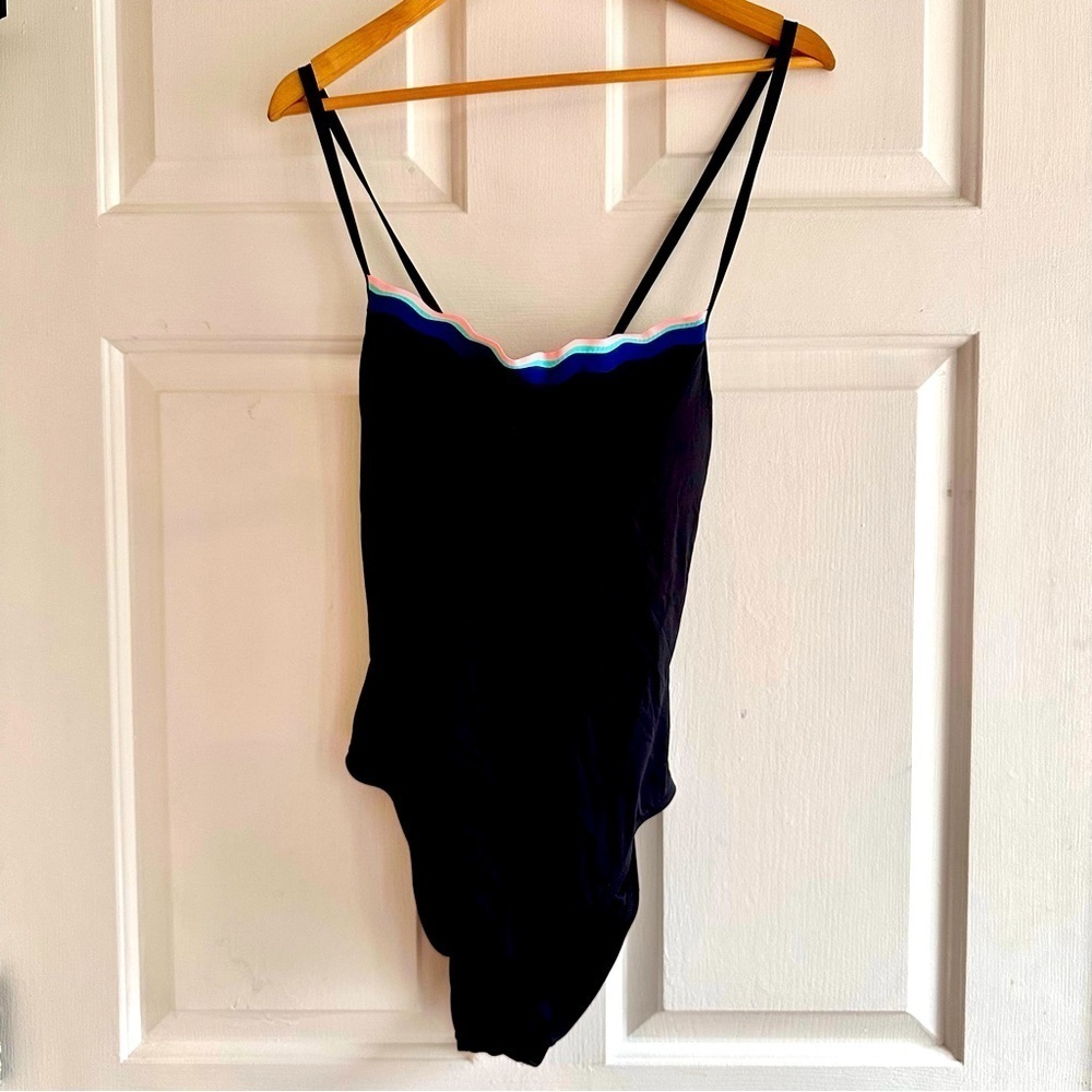 NWT LA BLANCA Multi Strip Tummy Control One-Piece Swimsuit